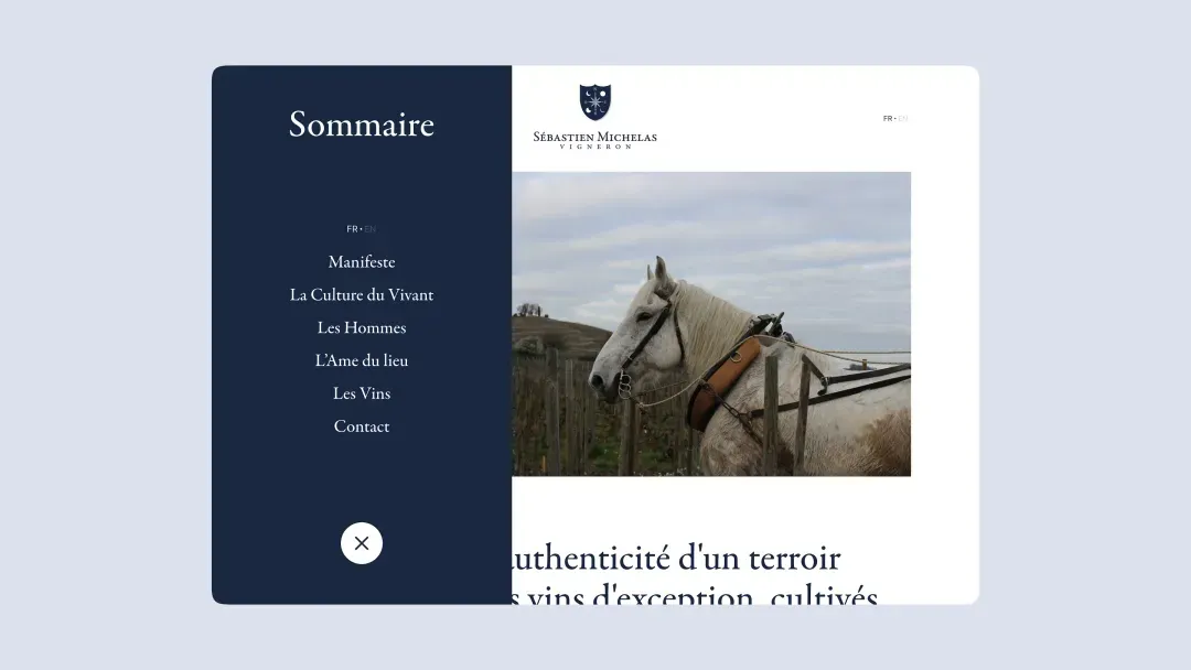 Menu et photo d’un cheval de trait dans les vignes sur le site du Domaine Sébastien Michelas